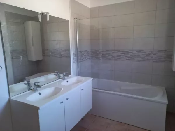 À VENDRE VILLA TYPE 4 BERRE L'ETANG - Image 3