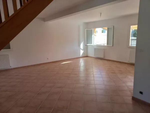 À VENDRE VILLA TYPE 4 BERRE L'ETANG - Image 4